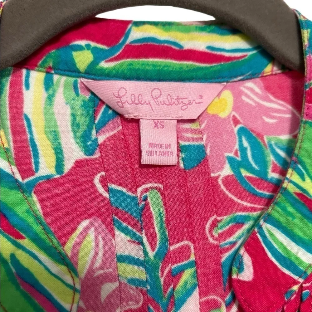 Lilly Pulitzer Sarasota Tunic Blouse Jungle Tumble Pomegranate print
size XS - Picture 3 of 8